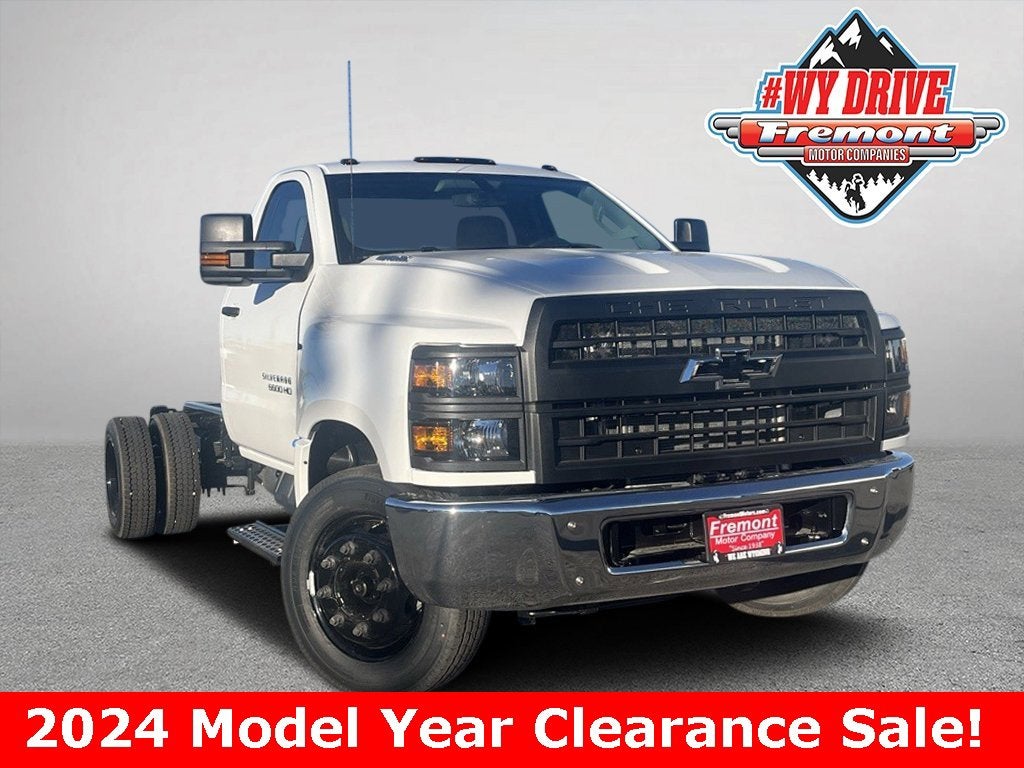 2024 Chevrolet Silverado 4500 Medium Duty Chassis Cab Work Truck's photo