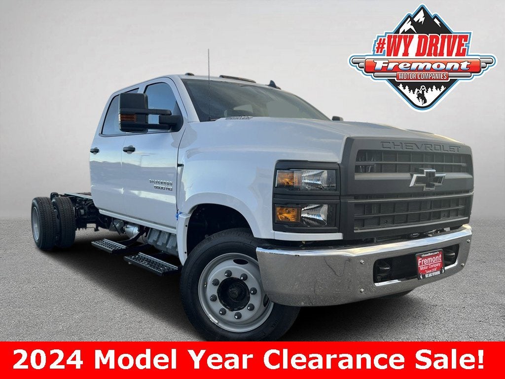 2024 Chevrolet Silverado 4500 Medium Duty Chassis Cab Work Truck's photo