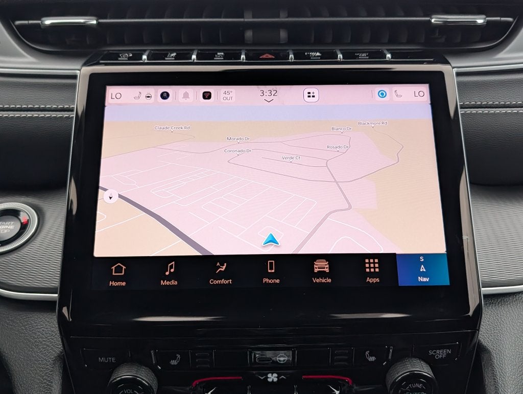 2027 Jeep Grand Cherokee LAREDO X 4X4
