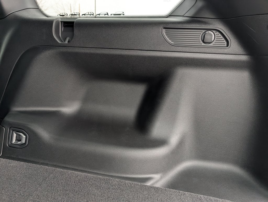 2027 Jeep Grand Cherokee LAREDO X 4X4