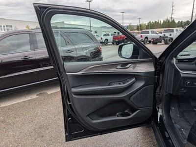 2027 Jeep Grand Cherokee Limited Reserve