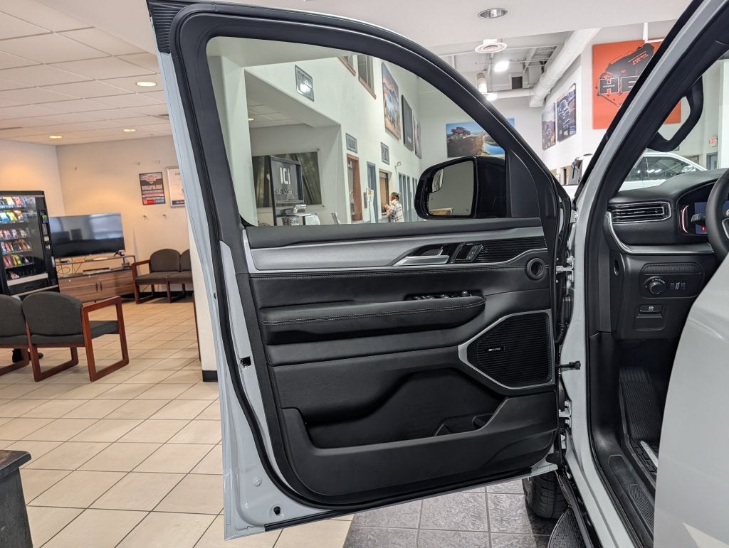 2026 Jeep Grand Wagoneer GRAND WAGONEER UPLAND 4X4