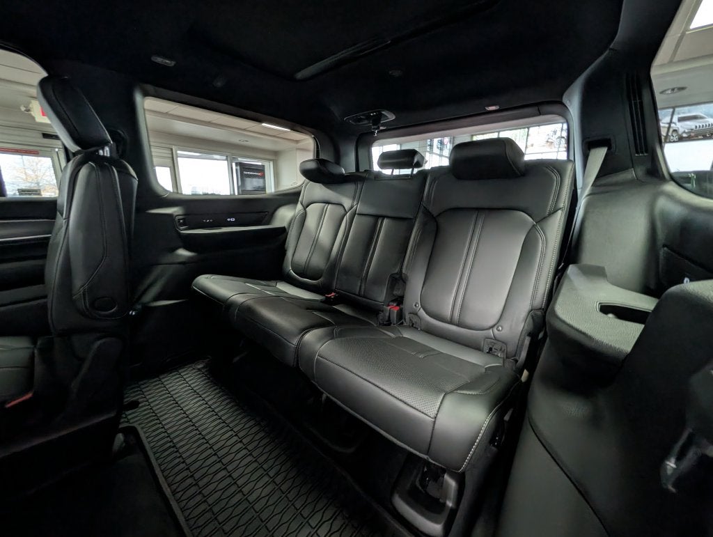 2026 Jeep Grand Wagoneer GRAND WAGONEER UPLAND 4X4