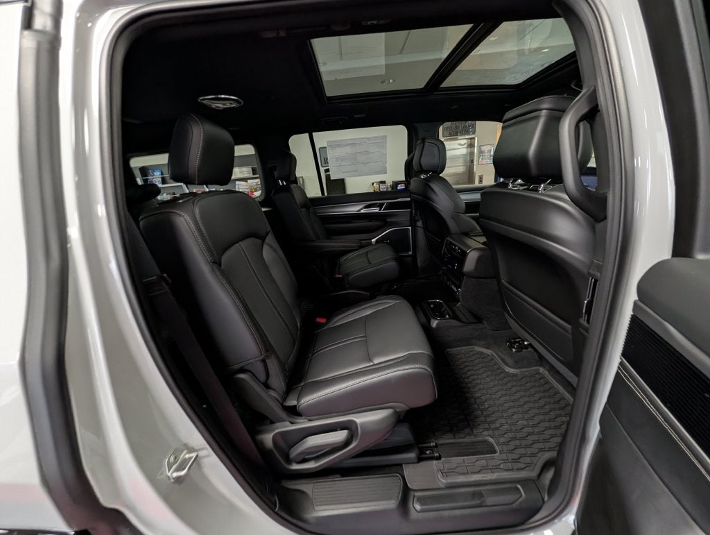 2026 Jeep Grand Wagoneer GRAND WAGONEER UPLAND 4X4