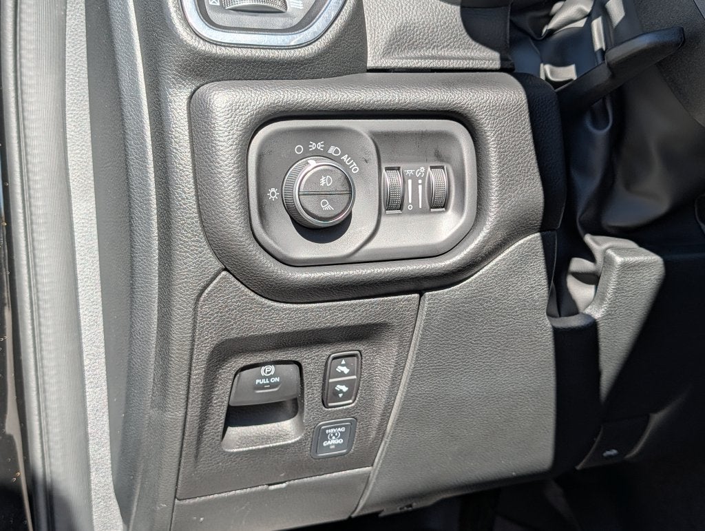 2027 RAM 1500 1500 LAIE CREW CAB 4X4 5'7' BOX