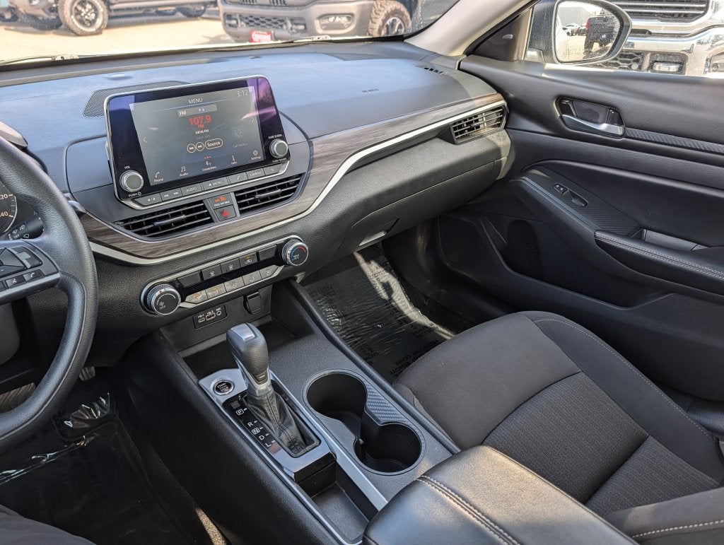 2025 Nissan Altima SV FWD