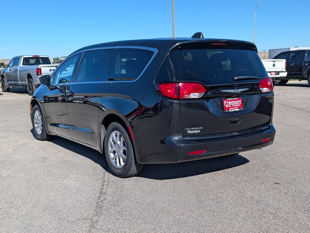 2023 Chrysler Voyager LX