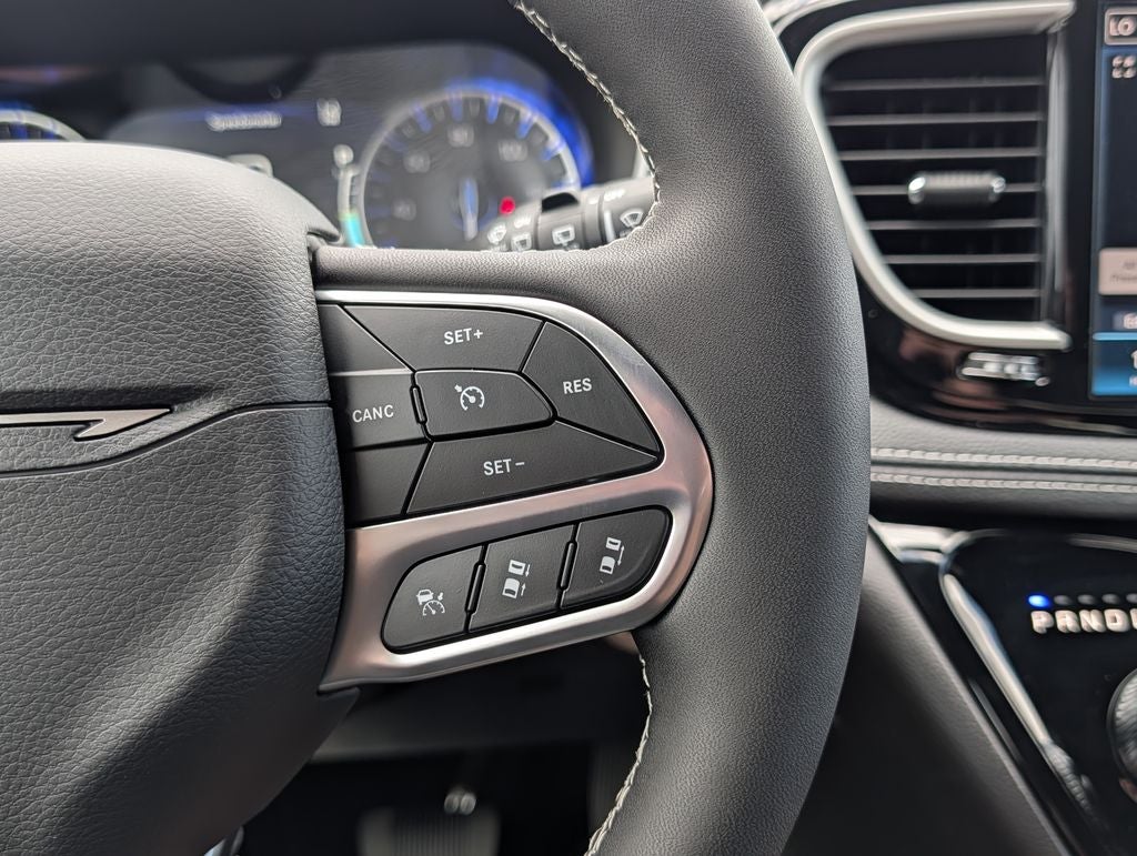 2027 Chrysler Pacifica Select