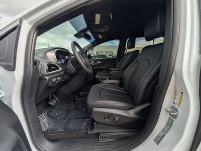 2027 Chrysler Pacifica Select AWD