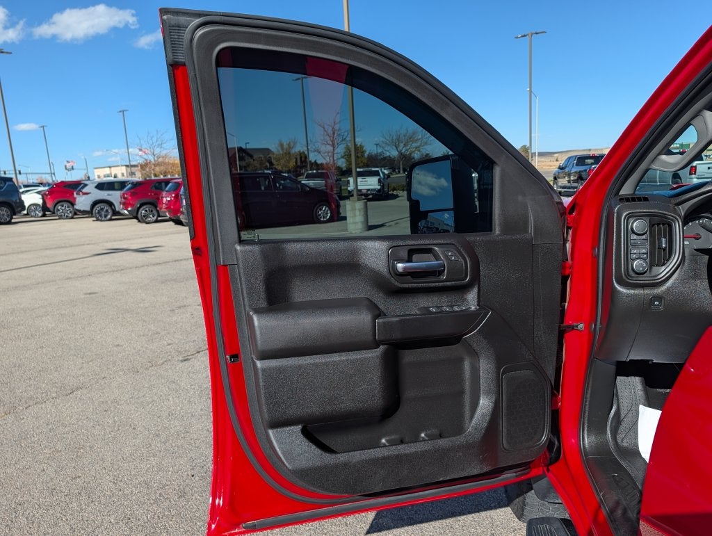 2025 Chevrolet Silverado 2500HD 4WD Crew Cab Standard Bed Custom
