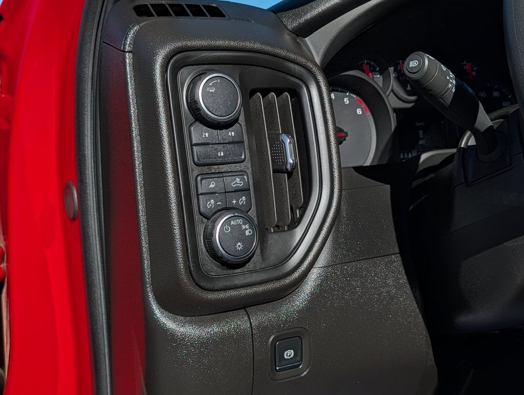 2025 Chevrolet Silverado 2500HD 4WD Crew Cab Standard Bed Custom