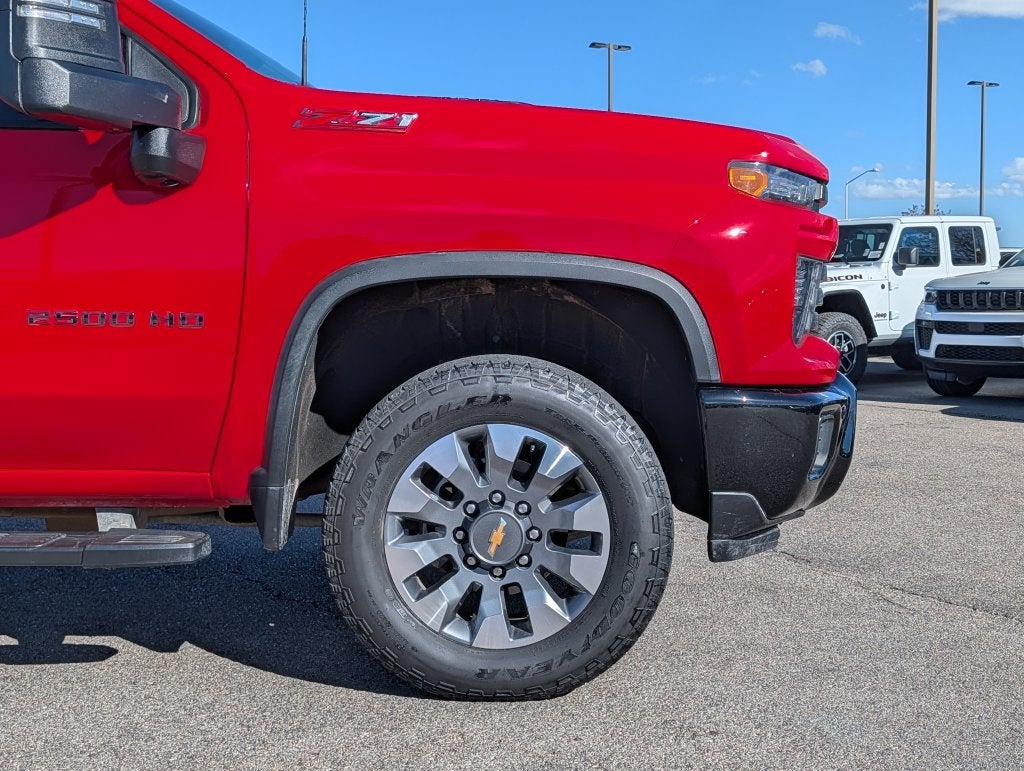2025 Chevrolet Silverado 2500HD 4WD Crew Cab Standard Bed Custom