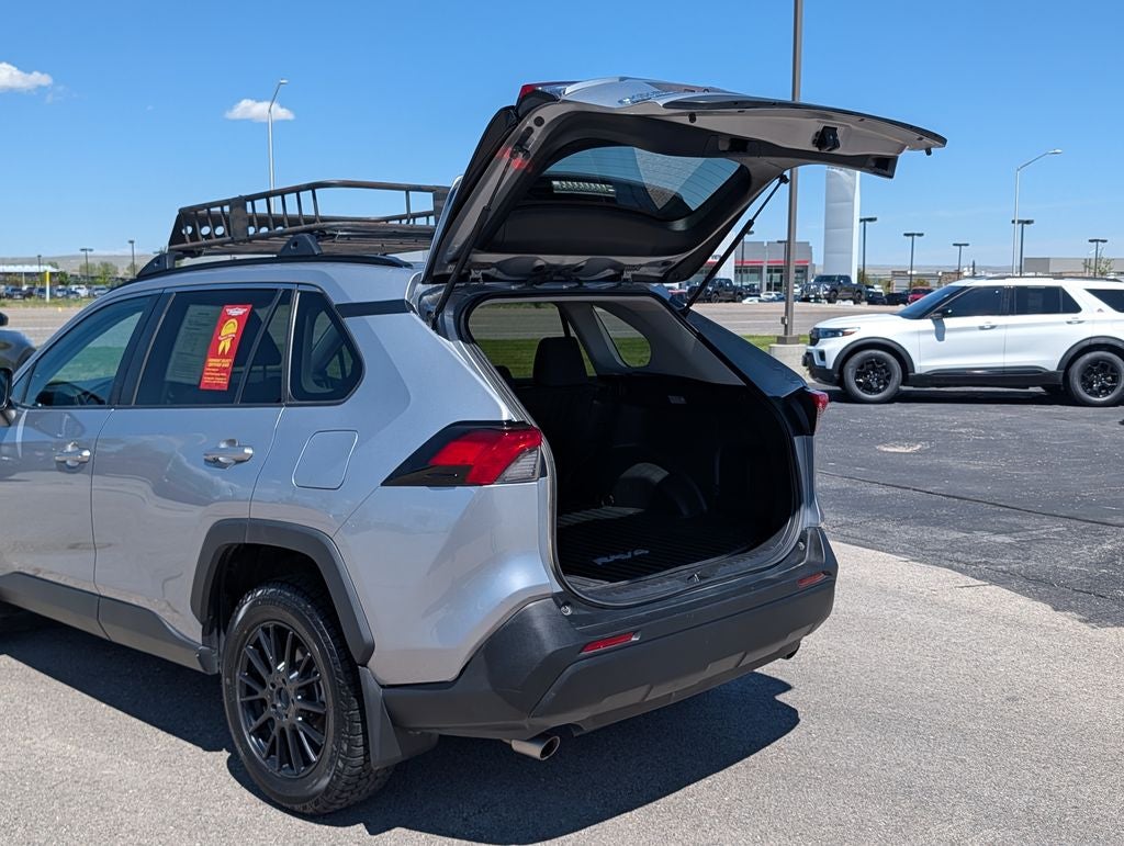 2020 Toyota RAV4 LE