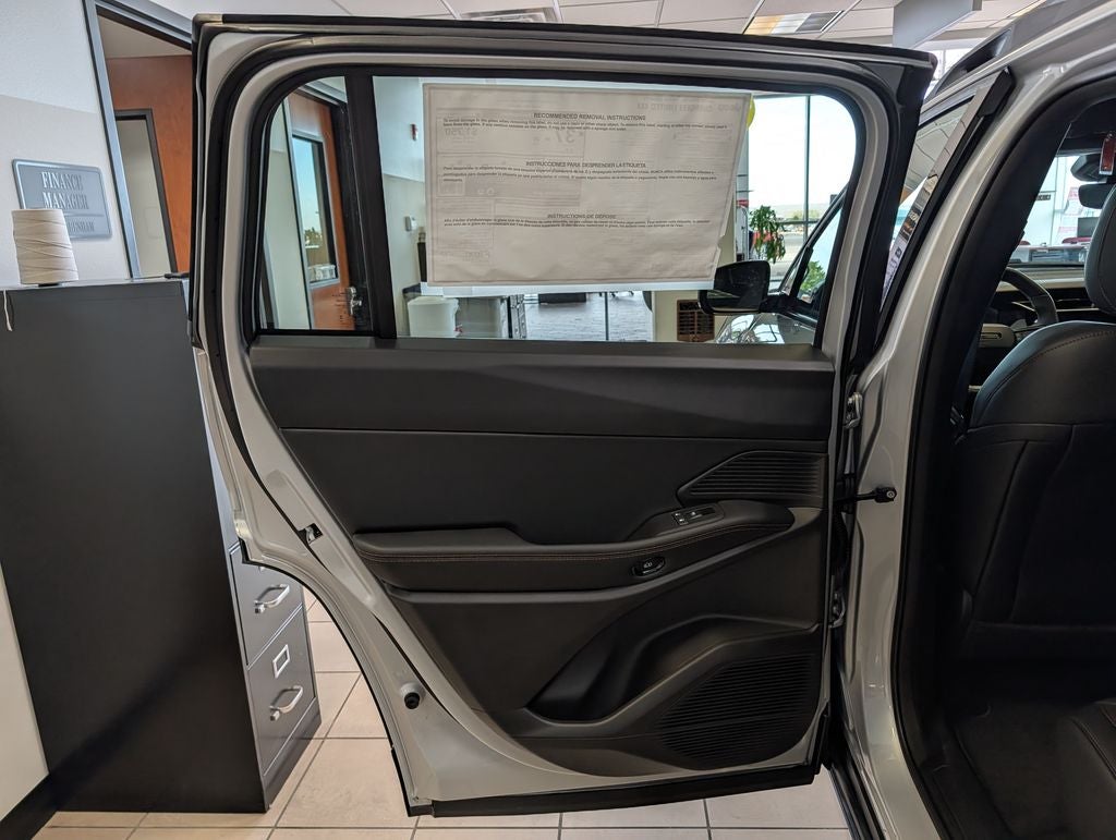 2026 Jeep Cherokee Limited Hybrid