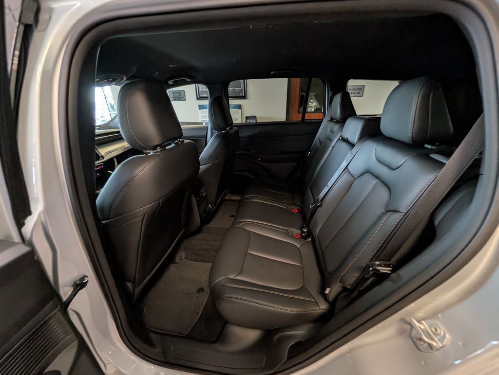 2026 Jeep Cherokee Limited Hybrid