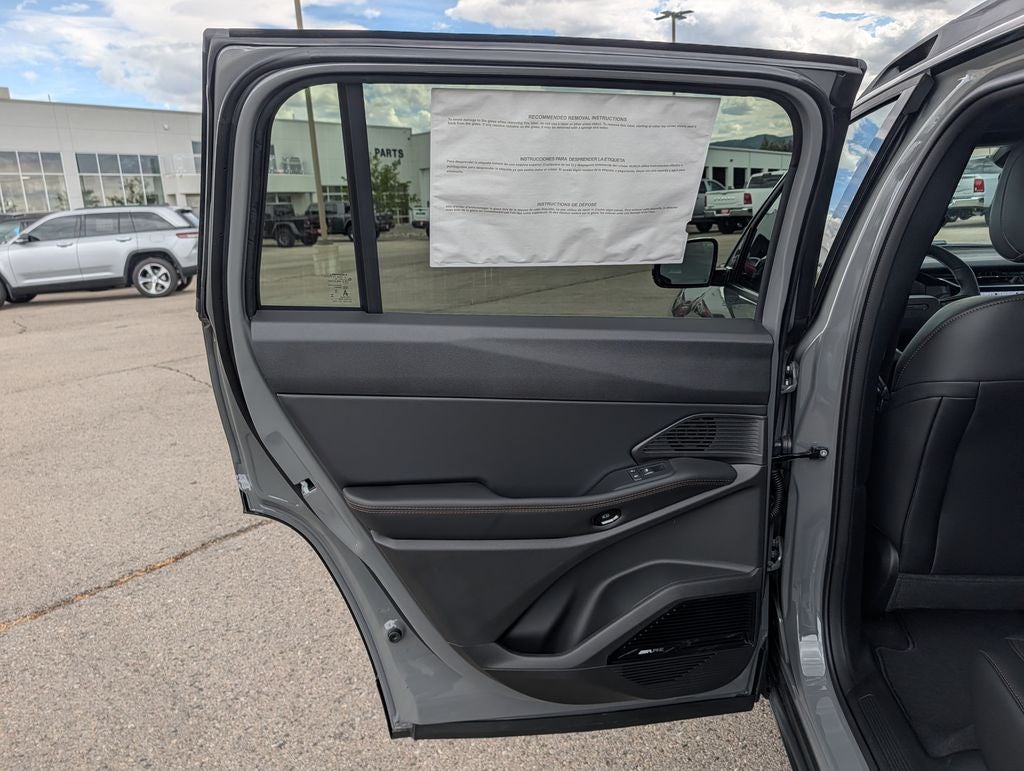 2026 Jeep Cherokee Overland Hybrid