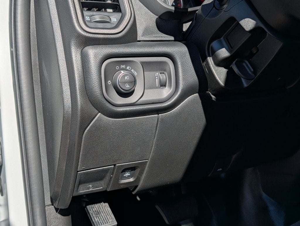 2027 RAM 3500 3500 TRADESMAN CREW CAB 4X4 8' BOX