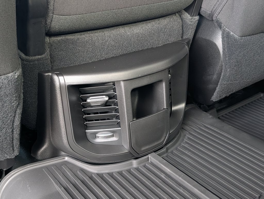 2027 RAM 2500 RAM 2500 TRADESMAN CREW CAB 4X4 6'4' BOX