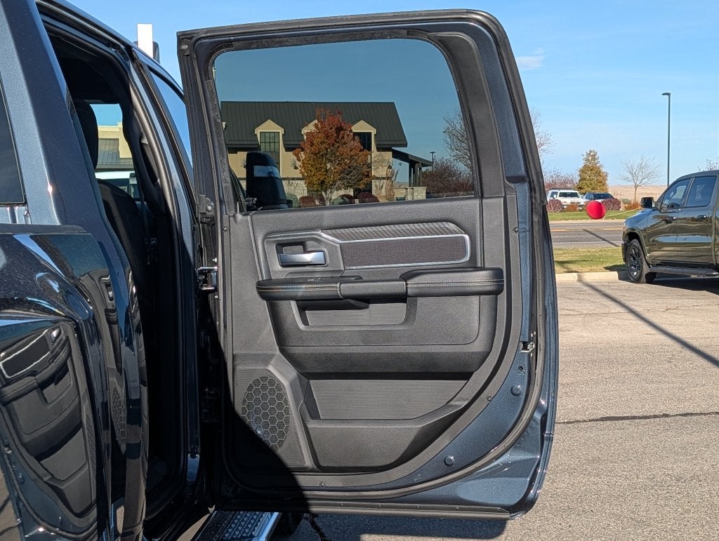 2027 RAM 3500 RAM 3500 BIG HORN CREW CAB 4X4 8' BOX
