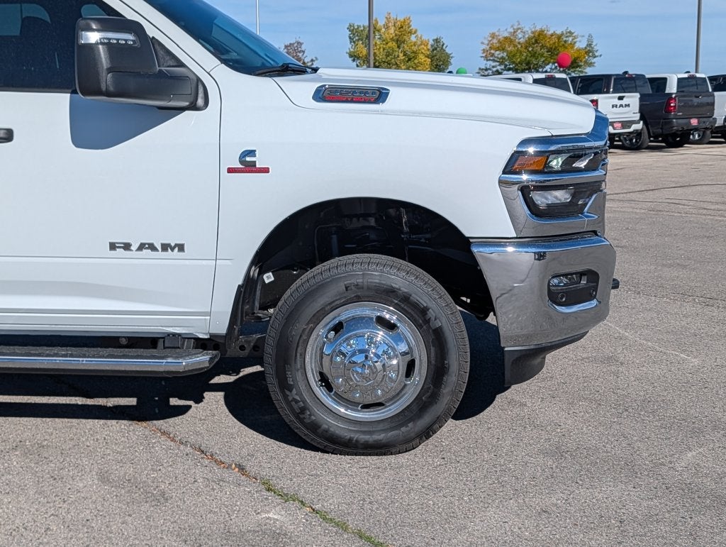 2027 RAM 3500 3500 BIG HORN CREW CAB 4X4 8' BOX