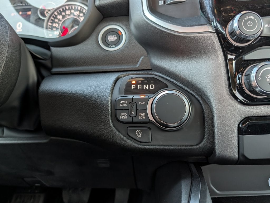 2026 RAM 1500 1500 BIG HORN CREW CAB 4X4 5'7' BOX