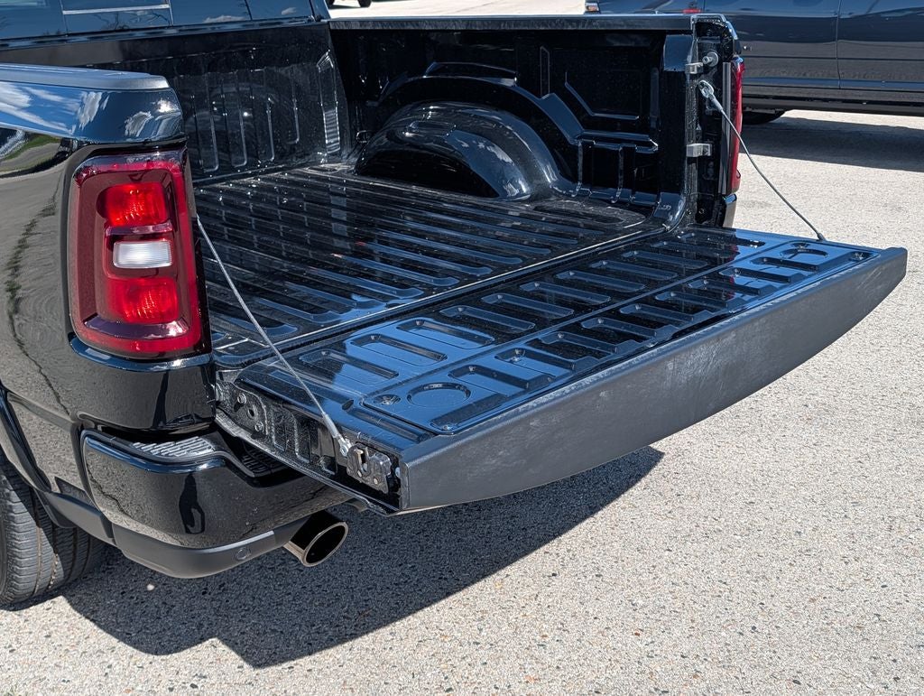 2026 RAM 1500 Big Horn/Lone Star Night Edition