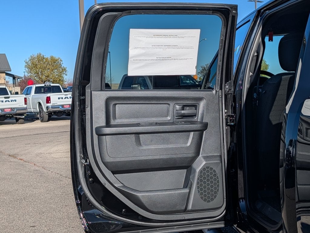 2027 RAM 2500 2500 TRADESMAN CREW CAB 4X4 6'4' BOX
