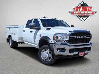 2024 RAM 5500 Chassis Cab TRADESMAN CHASSIS CREW CAB 4X4 84' CA