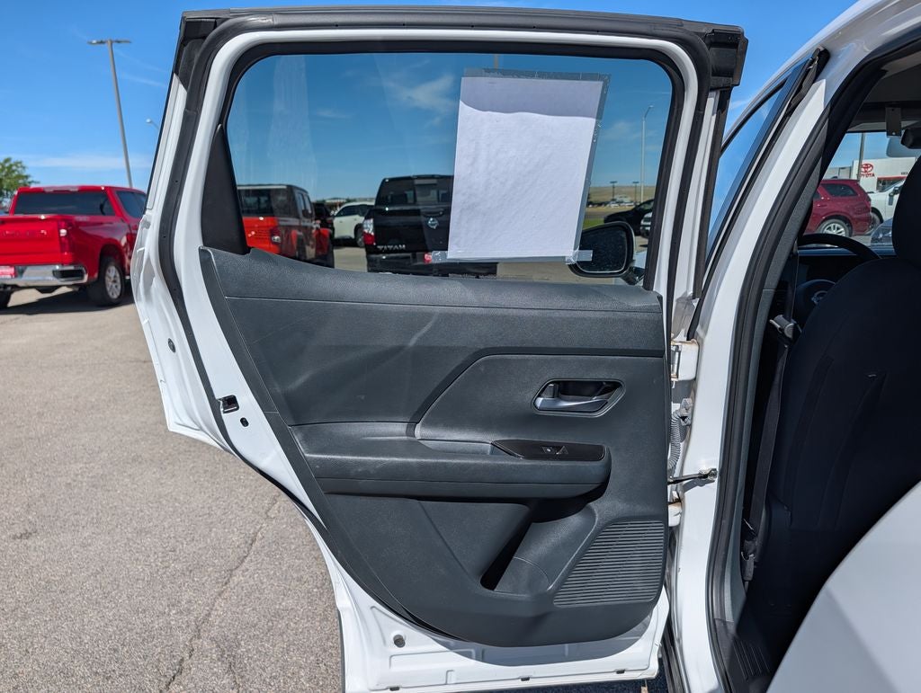2025 Nissan Kicks SV