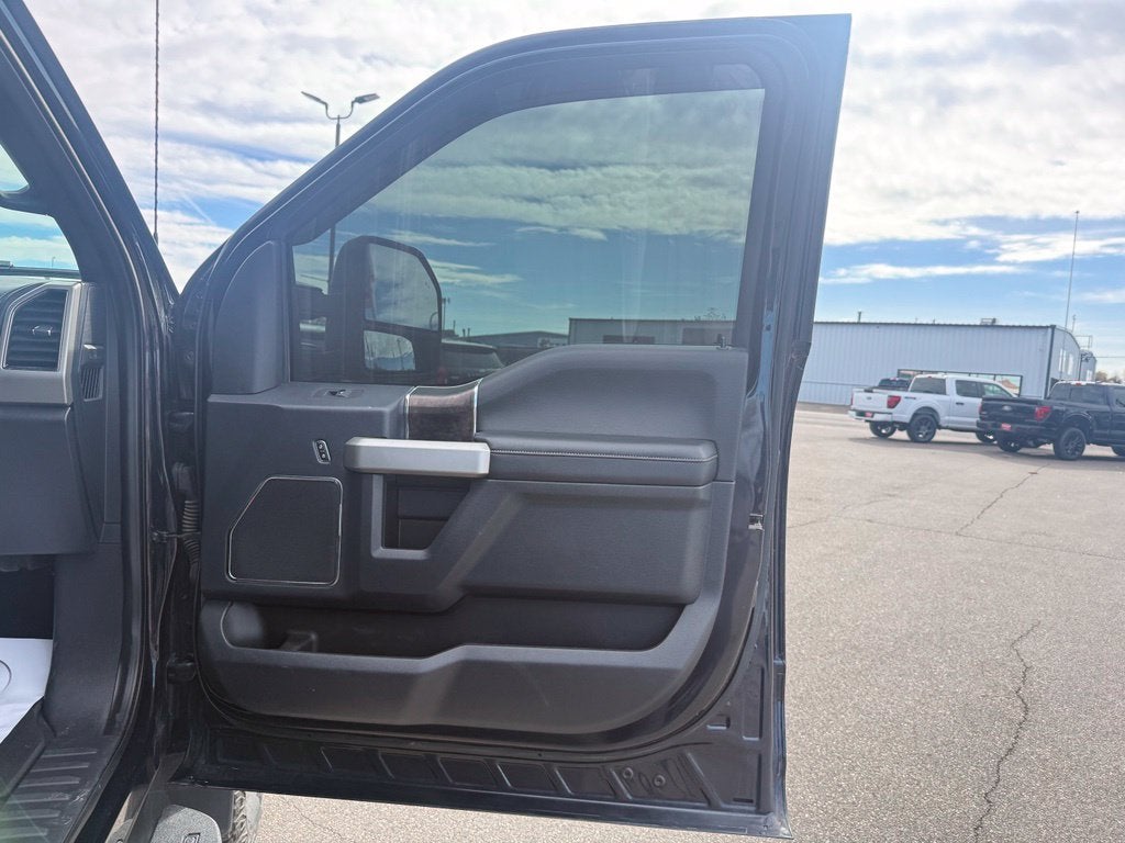 2022 Ford F-350SD Lariat