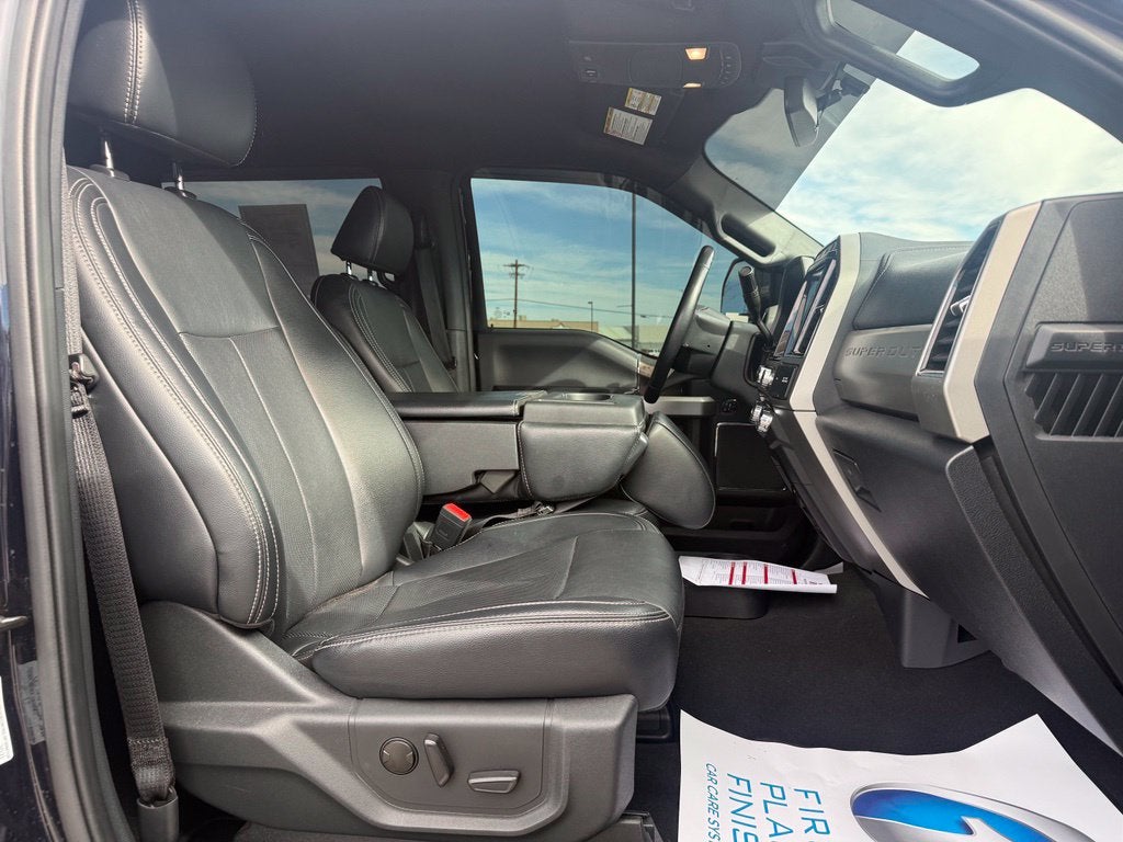 2022 Ford F-350SD Lariat