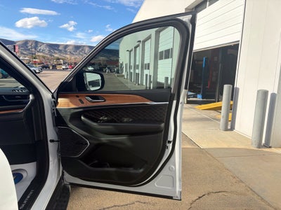 2023 Jeep Grand Cherokee Summit Reserve