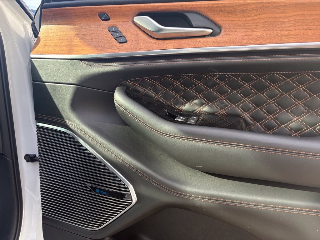 2023 Jeep Grand Cherokee Summit Reserve