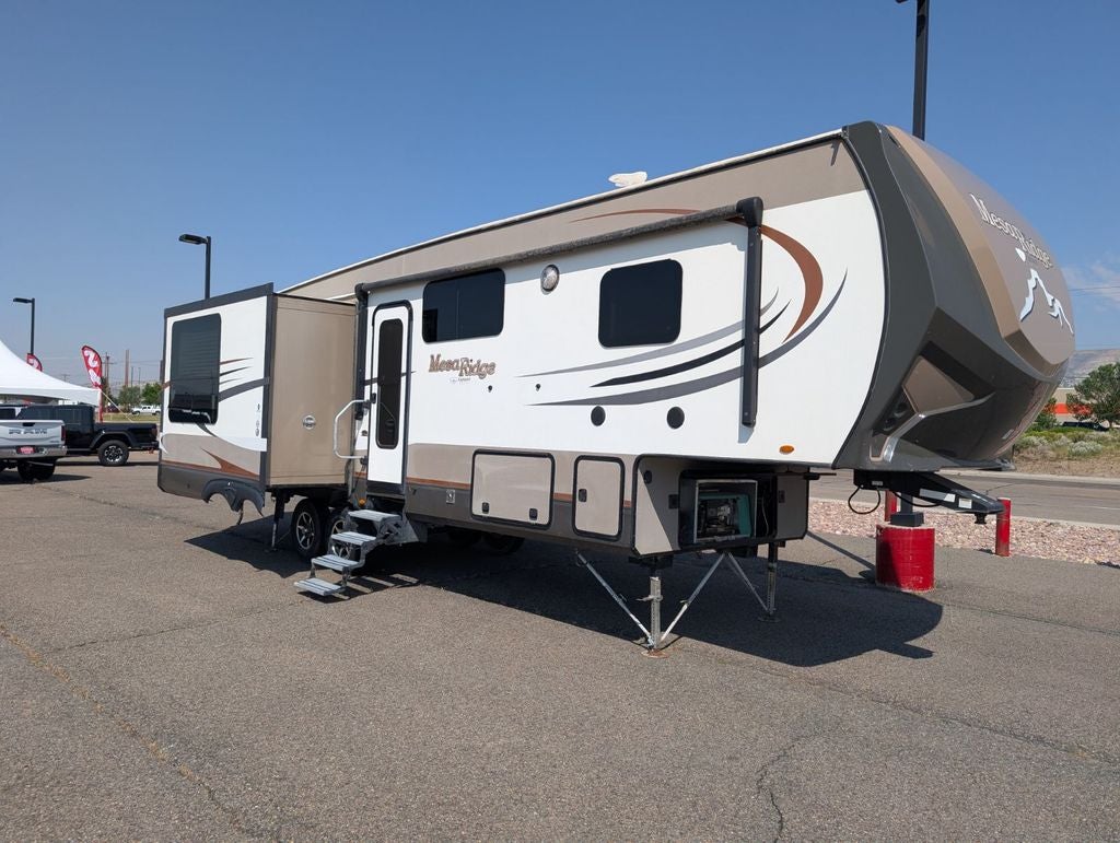 2018 Highland Ridge Mesa Ridge 5th Wheel M-337RLS