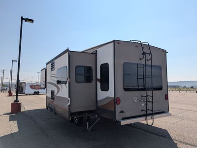 2018 Highland Ridge Mesa Ridge 5th Wheel M-337RLS