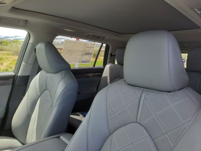 2026 Toyota Highlander Hybrid Platinum