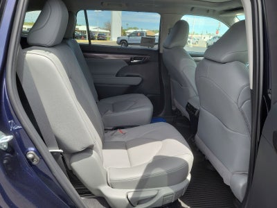 2026 Toyota Highlander Hybrid Platinum
