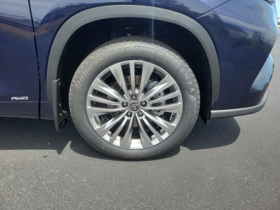 2026 Toyota Highlander Hybrid Platinum