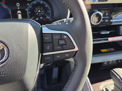 2026 Toyota Highlander Hybrid Platinum