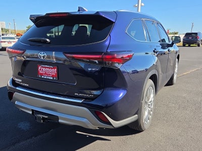 2026 Toyota Highlander Hybrid Platinum