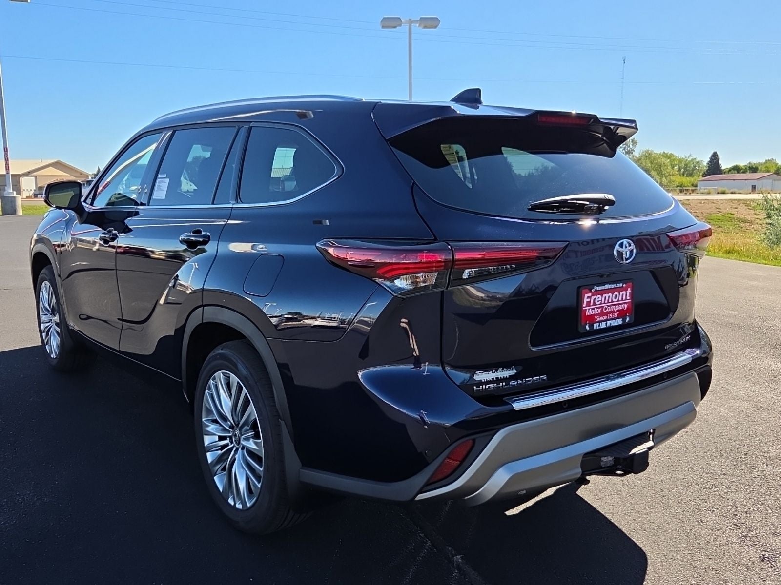 2026 Toyota Highlander Hybrid Platinum