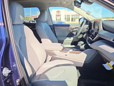 2026 Toyota Highlander Hybrid Platinum