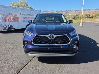 2026 Toyota Highlander Hybrid Platinum