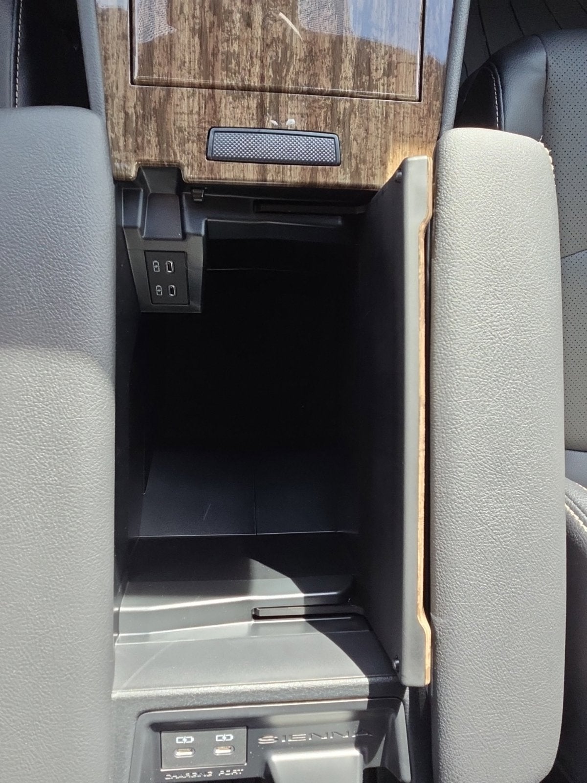 2026 Toyota Sienna Limited 7 Passenger