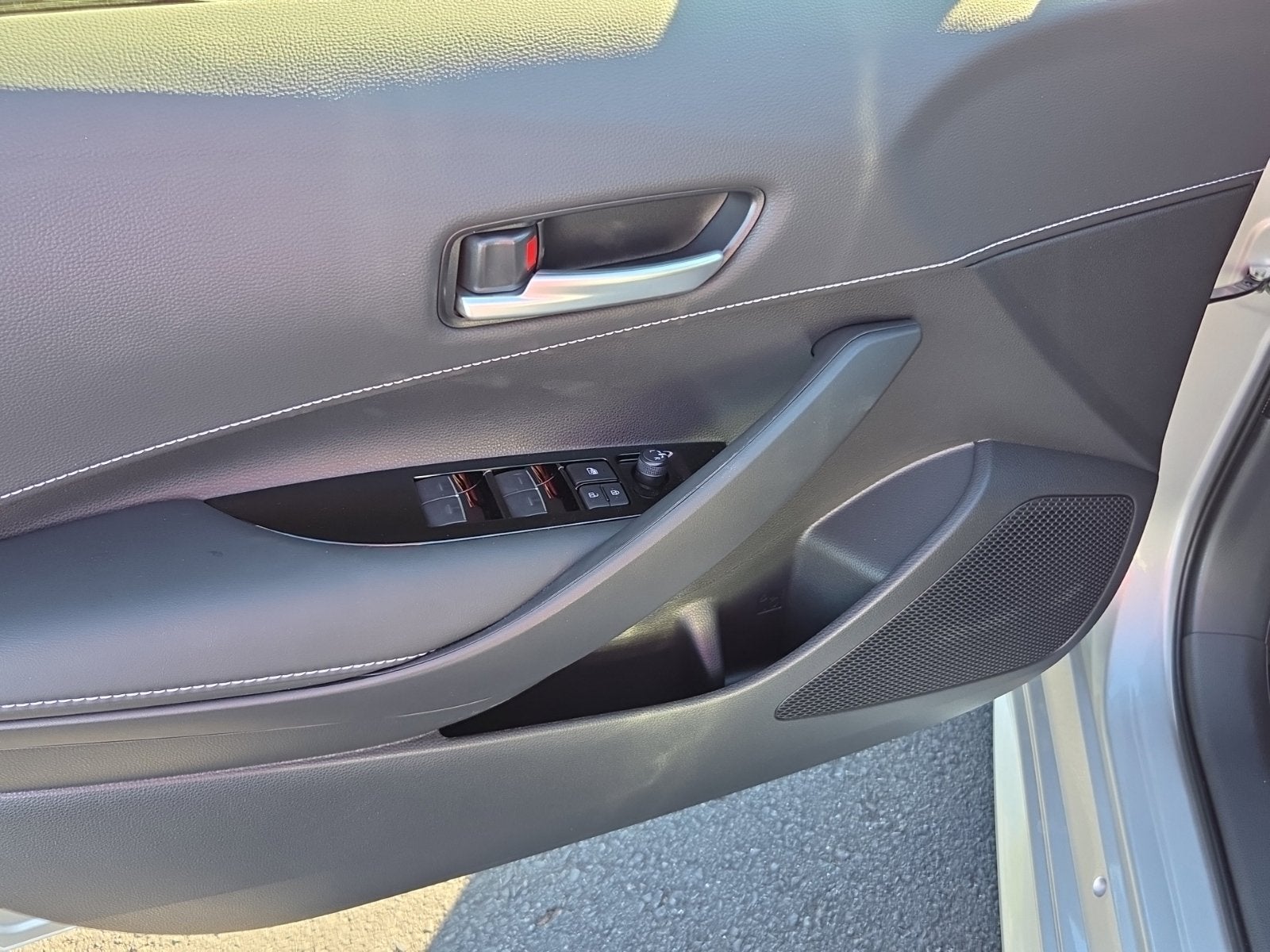 2027 Toyota Corolla Hatchback SE