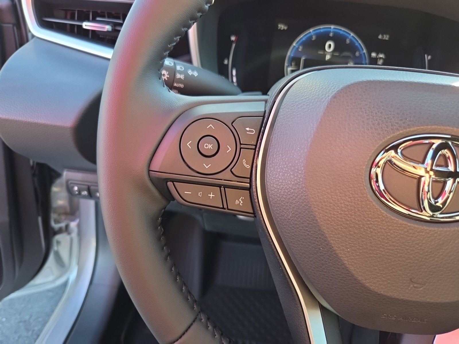 2027 Toyota Corolla Hatchback SE