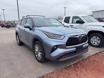 2023 Toyota Highlander Hybrid Platinum