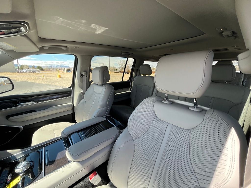 2023 Jeep Wagoneer Base 4x4
