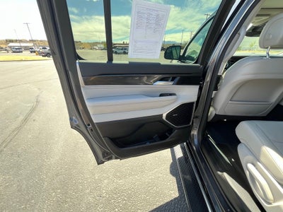 2023 Jeep Wagoneer Base 4x4