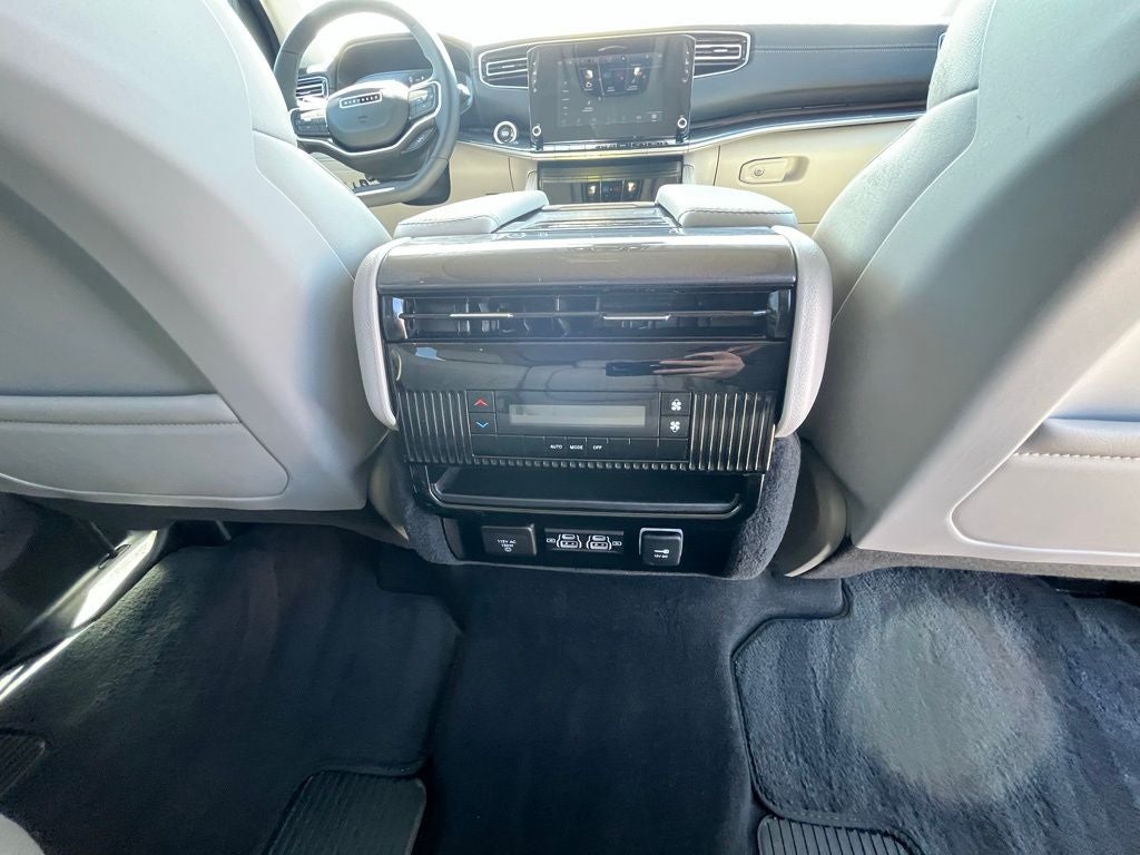 2023 Jeep Wagoneer Base 4x4